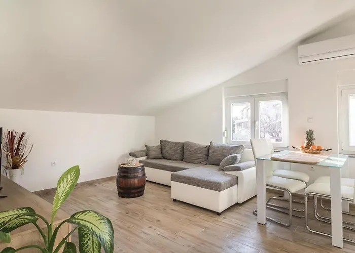 1 Bedroom Awesome In *