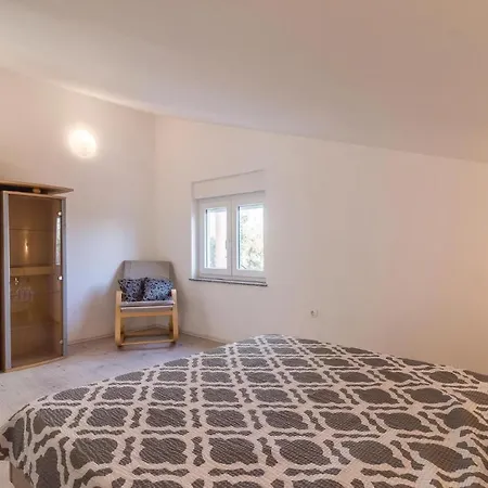 1 Bedroom Awesome In Apartament *