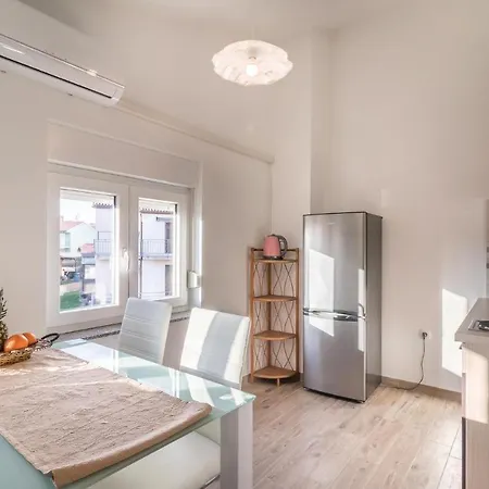 Apartman 1 Bedroom Lovely In