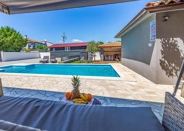 1 Bedroom Awesome In *